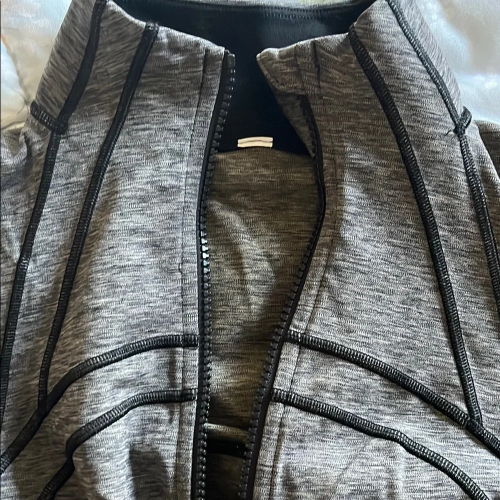 Gray Bomber Jacket with Fitted Design and High Collar - Picture 2 of 4
